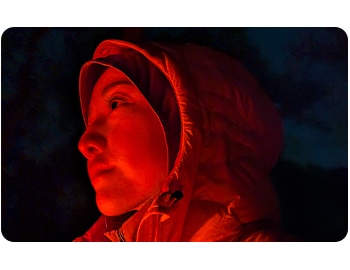 Le mode Vision de nuit permet des photos, des portraits et des panoramiques nets et clairs dans des conditions de faible luminosité.