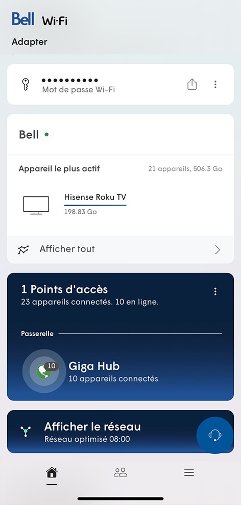 Un appareil mobile affiche le panneau de contrôle permettant de partager un mot de passe Wi-Fi. Une longue description suit.